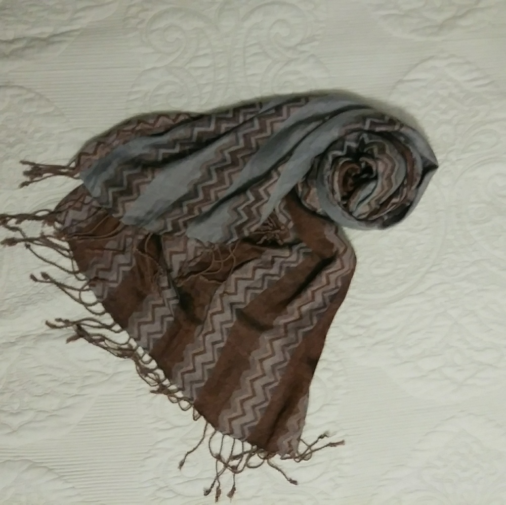 Scarf - Picture 3 of 6